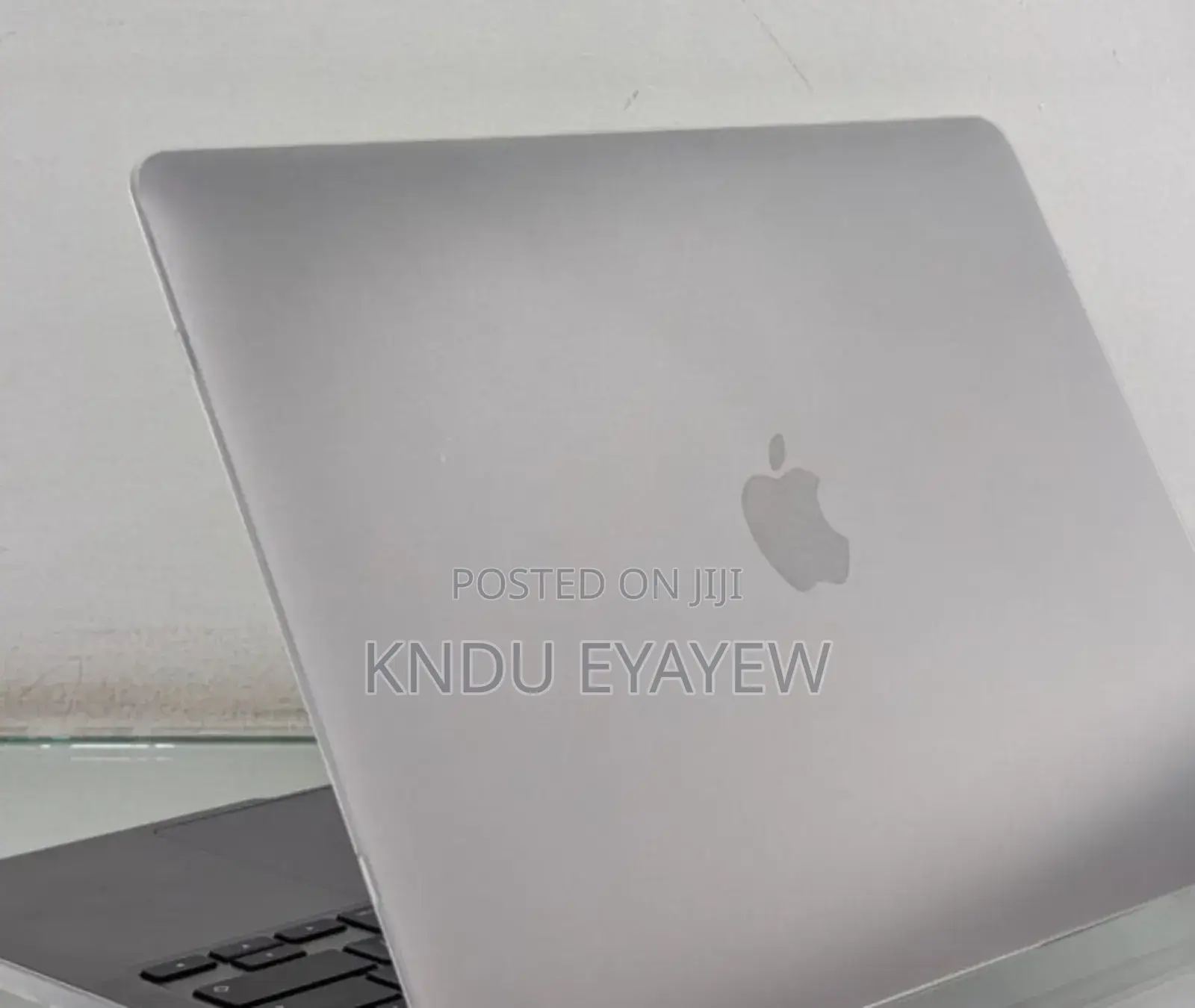 New Laptop Apple MacBook Pro M1 8GB Apple M1 SSD 256GB