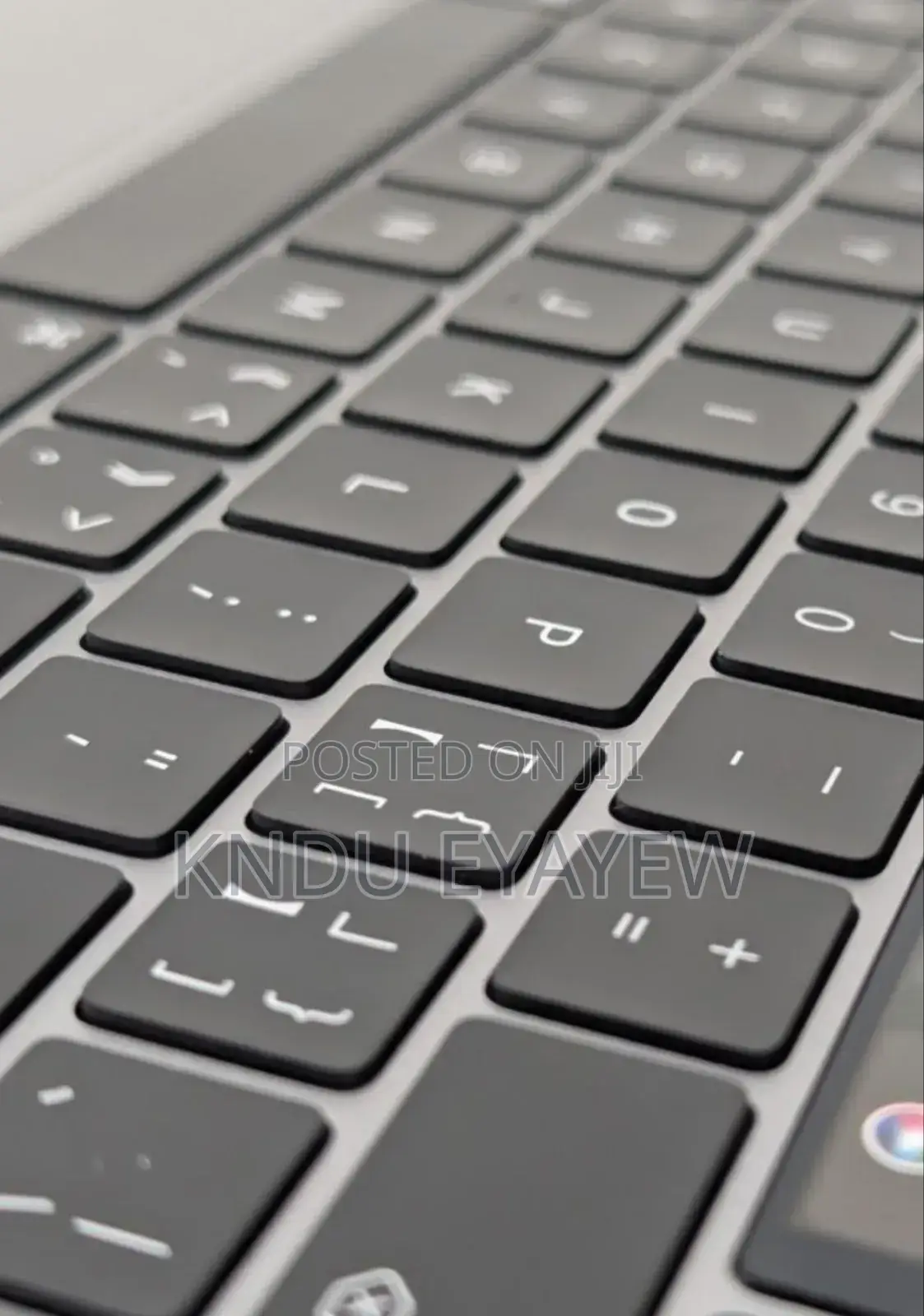 New Laptop Apple MacBook Pro M1 8GB Apple M1 SSD 256GB