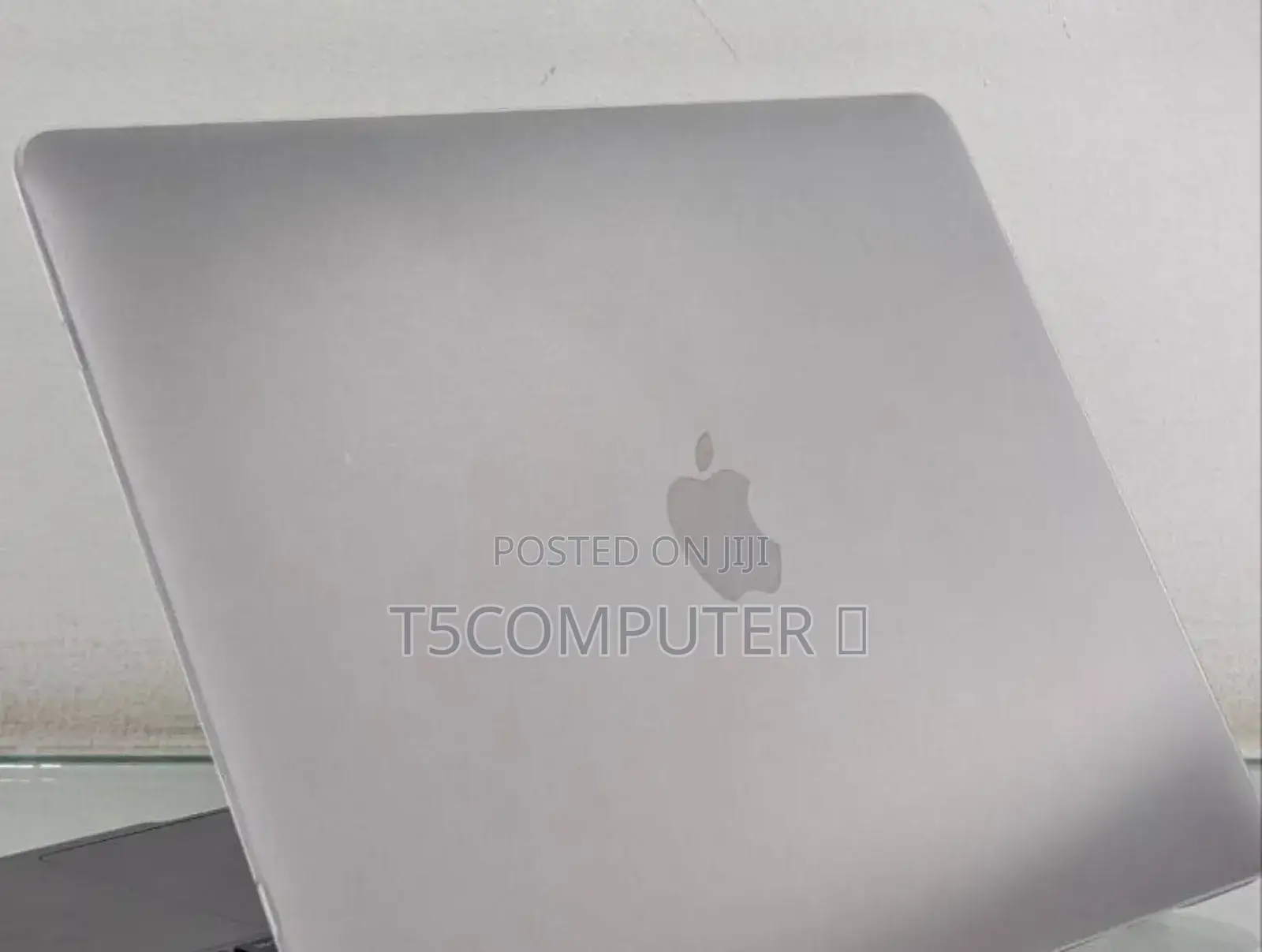 New Laptop Apple MacBook 2020 8GB Apple M1 Pro SSD 256GB