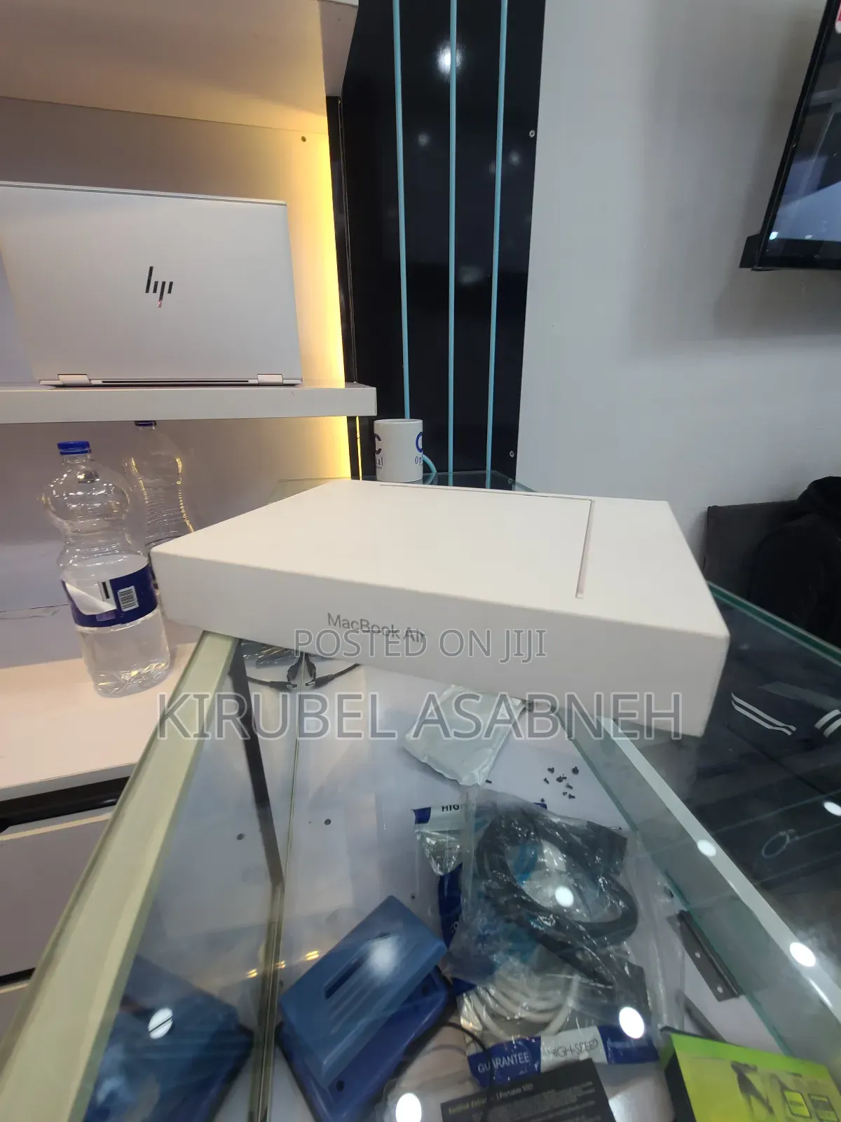 New Laptop Apple MacBook Air 2025 M4 13-Inch 16GB Apple M4 SSD 256GB