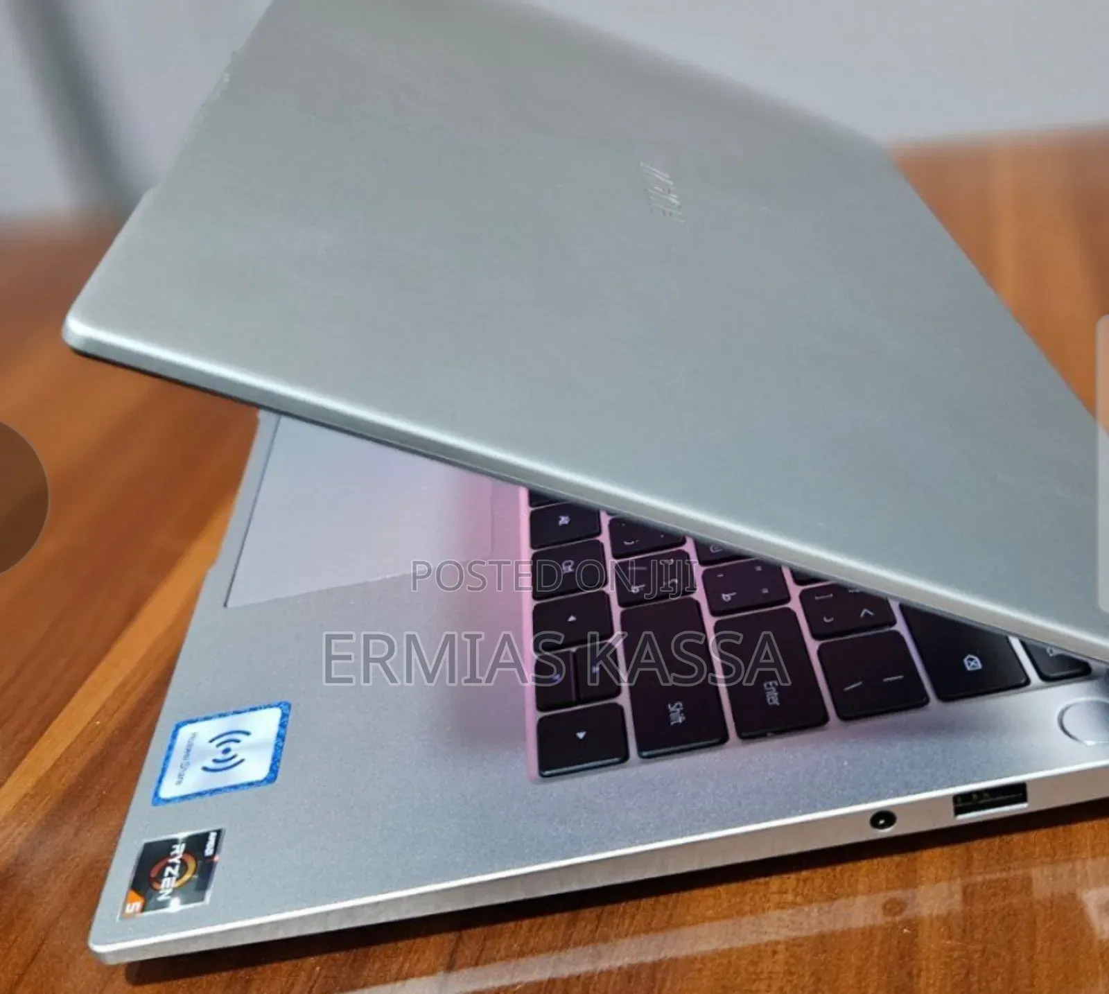 New Laptop Huawei MateBook 13 WRT-W19E 8GB AMD Ryzen 5 SSD 512GB