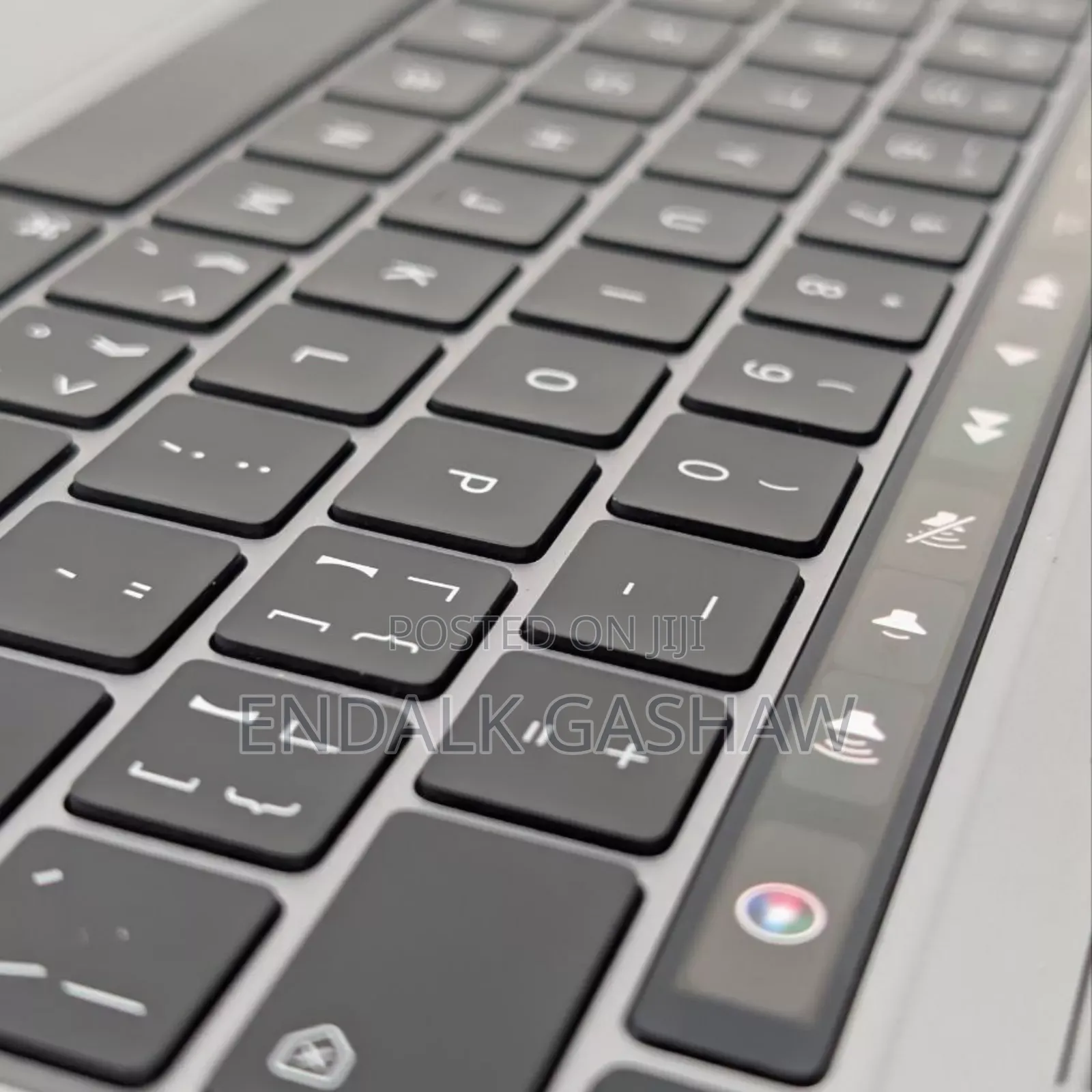 New Laptop Apple MacBook 8GB Intel Core I5 SSD 256GB