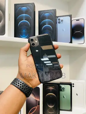 Photo - Apple iPhone 11 64 GB Black
