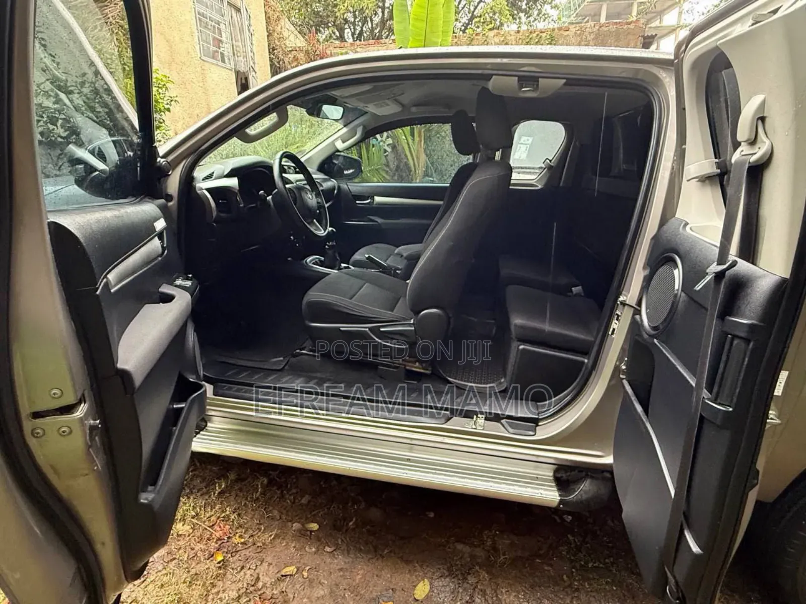 Toyota Hilux 2020 Gray