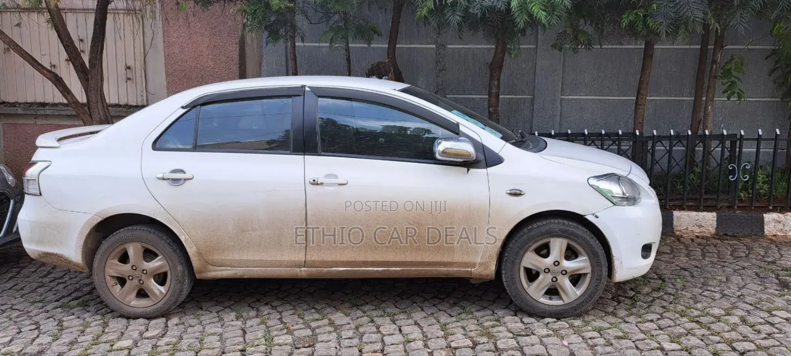 Toyota Yaris 2010 White