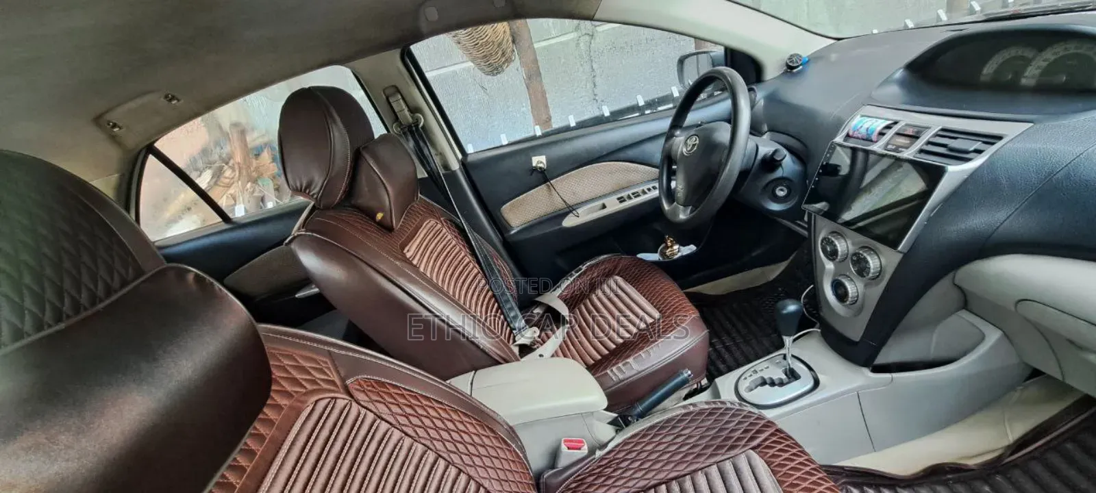 Toyota Yaris 2010 White