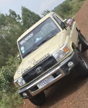 Toyota Land Cruiser 2022 Gold