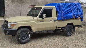 Toyota Land Cruiser 2022 Gold