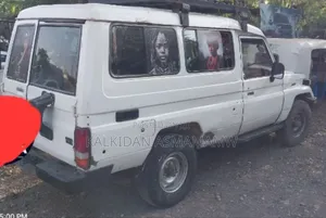 Toyota Land Cruiser 1992 White
