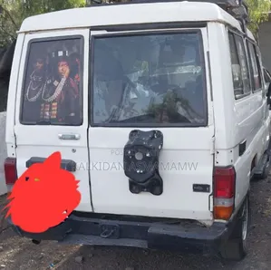 Toyota Land Cruiser 1992 White