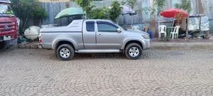 Photo - Hilux Kincab For Rent