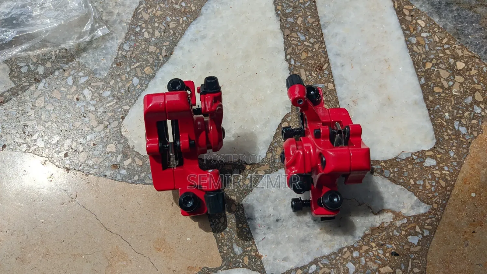 A Pair (2x) of Slightly Used Red Cable Disk Brake With Pads