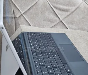 Photo - New Laptop Apple MacBook Pro M1 16GB Intel Core I7 SSD 256GB