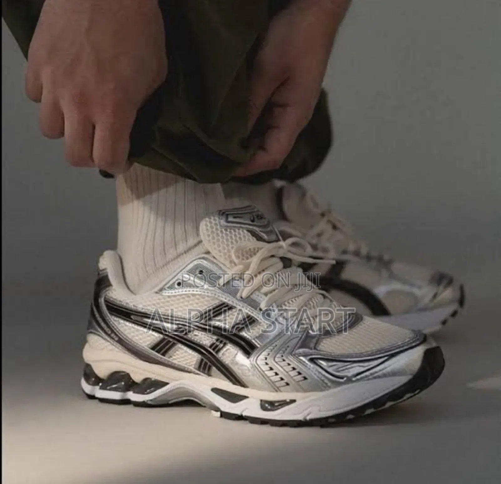 Asics Gel-Kayano 14 Cream Black Available on Hand
Super Mas
