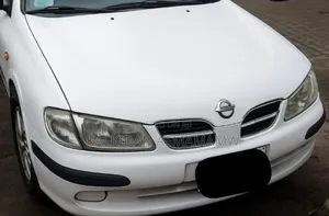 Photo - Nissan Sunny 2001 White