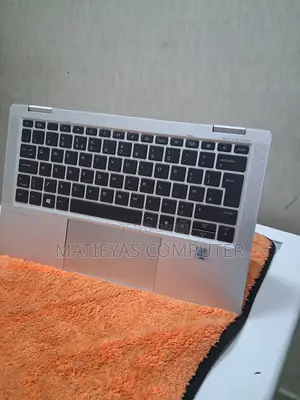 New Laptop HP EliteBook X GB Intel Core I7 SSD 512GB