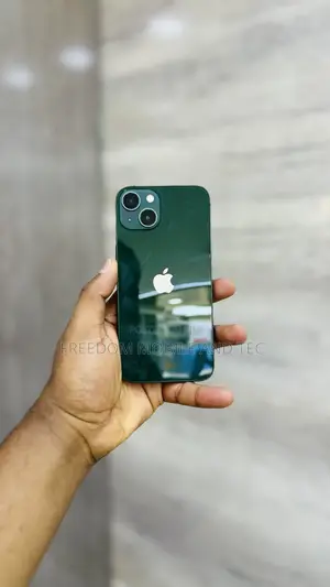 Photo - Apple iPhone 13 128 GB Green