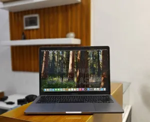 New Laptop Apple MacBook Pro 2020 8GB Intel Core I5 SSD 256GB