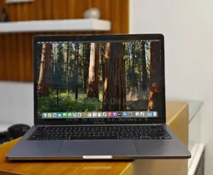 New Laptop Apple MacBook Pro 2020 8GB Intel Core I5 SSD 256GB