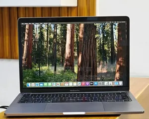 New Laptop Apple MacBook Pro 2020 8GB Intel Core I5 SSD 256GB