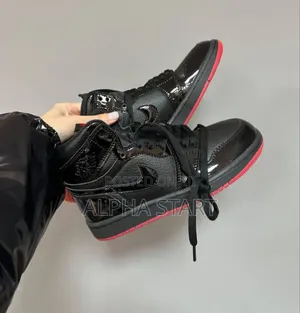 T Jordan 1 High 
Available on Hand
Super Master_quality