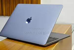 New Laptop Apple MacBook Pro 2020 8GB Intel Core I5 SSD 256GB