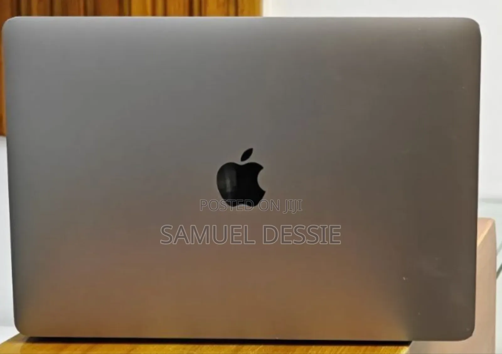 New Laptop Apple MacBook Pro 2020 8GB Intel Core I5 SSD 256GB