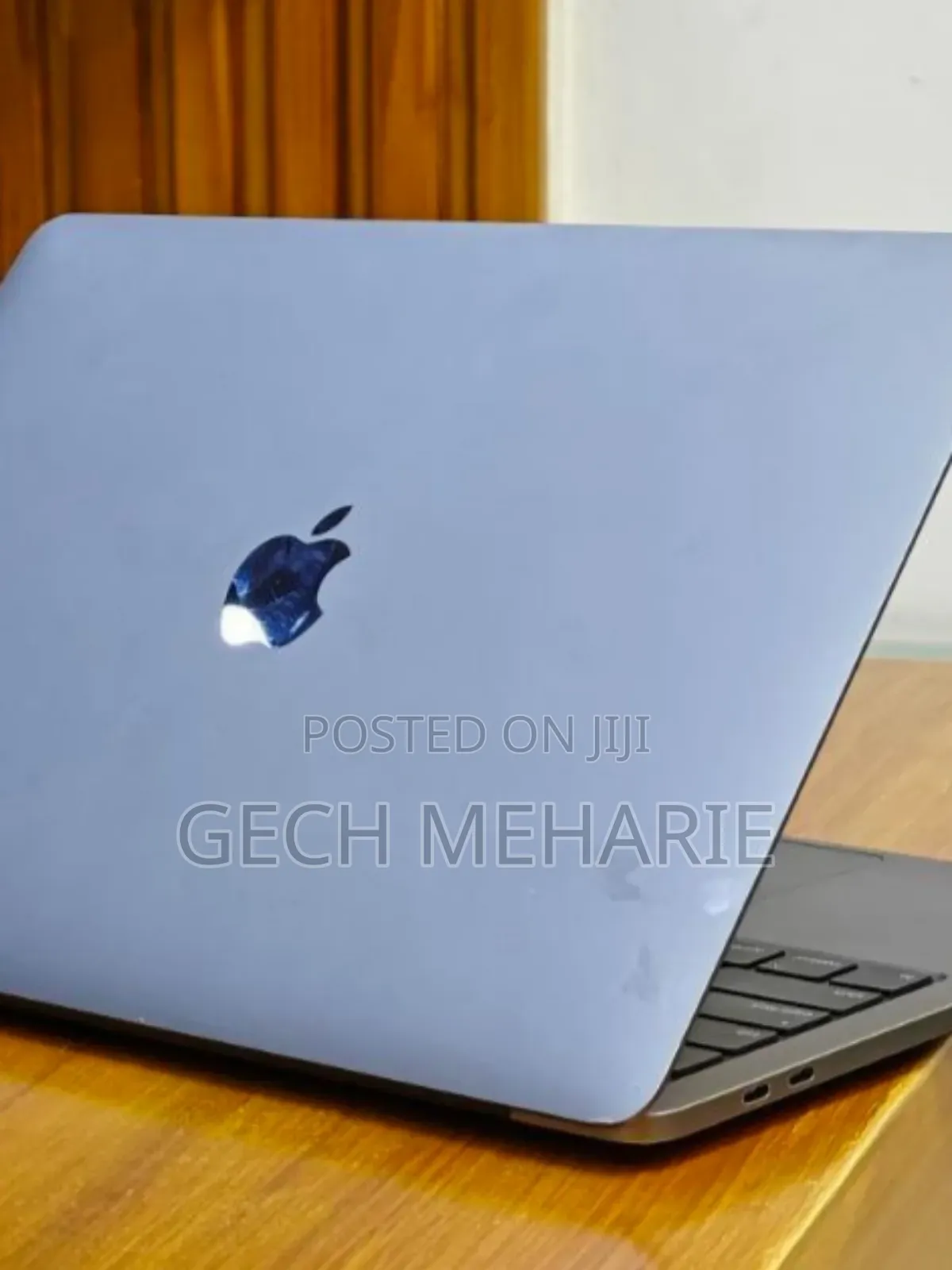 New Laptop Apple MacBook Pro 2020 8GB Intel Core I5 SSD 256GB