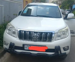 Photo - Toyota Land Cruiser Prado 2011 White