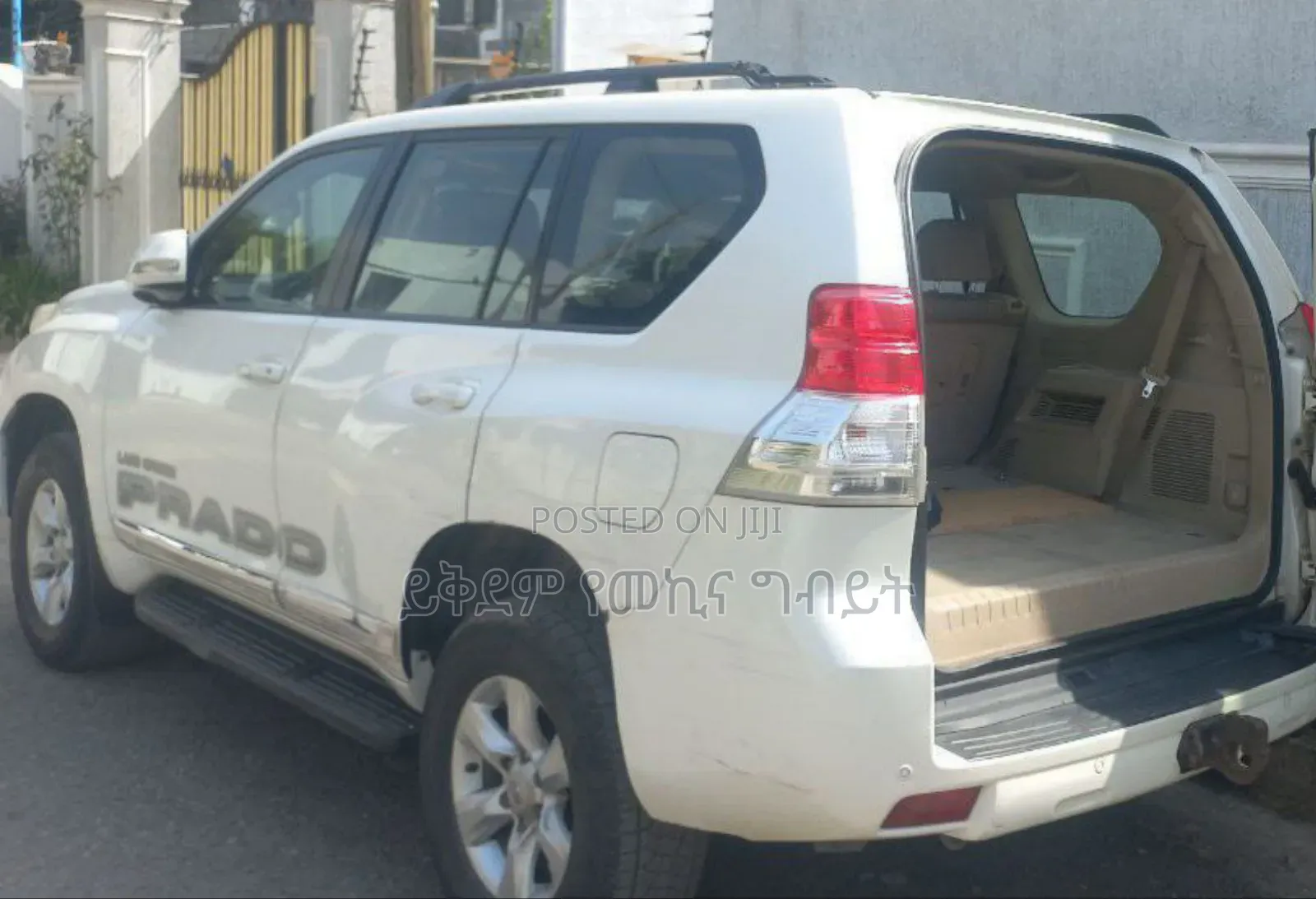 Toyota Land Cruiser Prado 2011 White