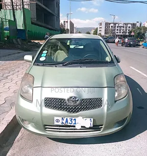 Photo - Toyota Yaris 1.0 Eco 2006 Ivory