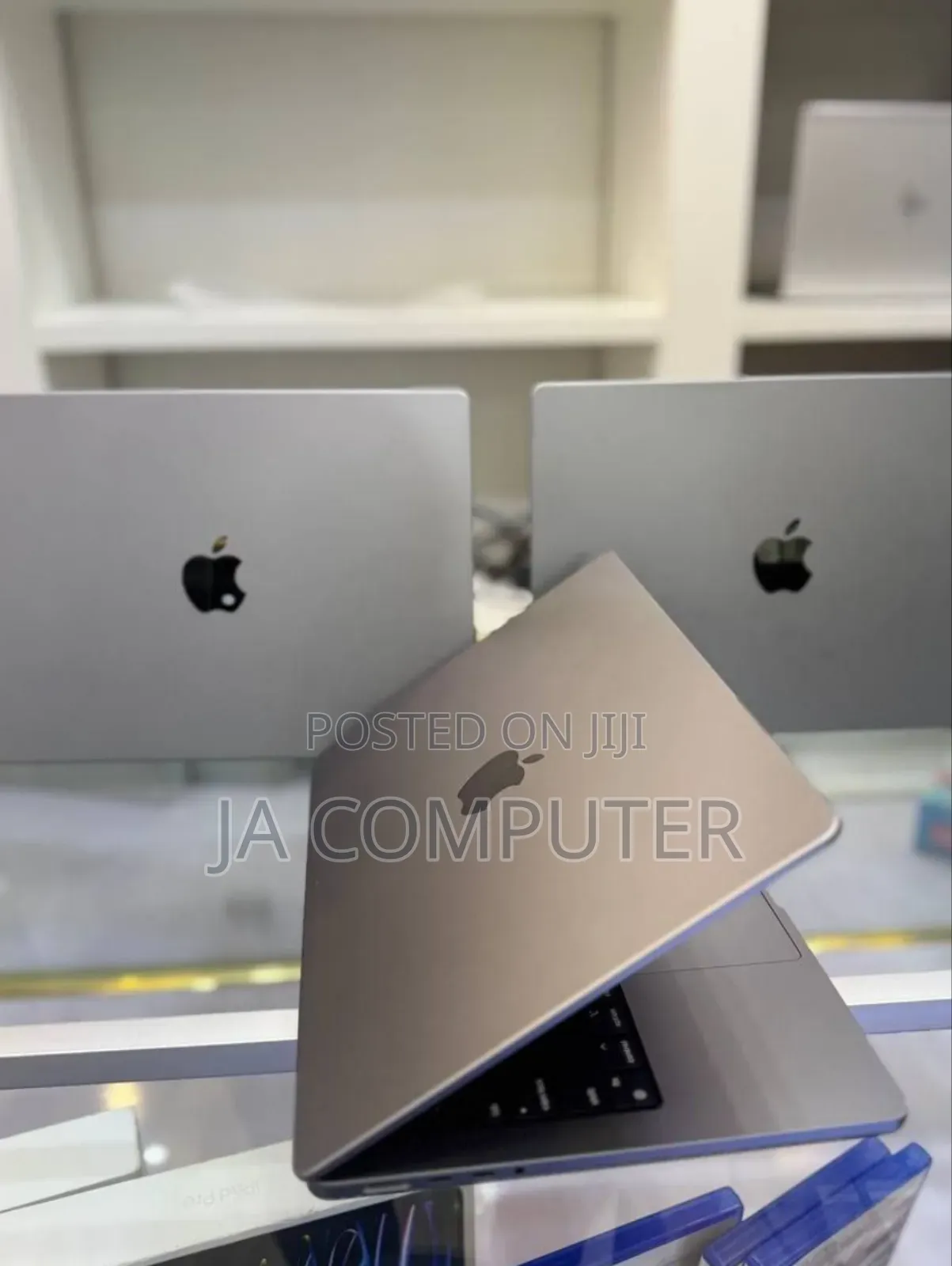 New Laptop Apple MacBook Pro M1 16GB Apple M1 Pro SSD 512GB