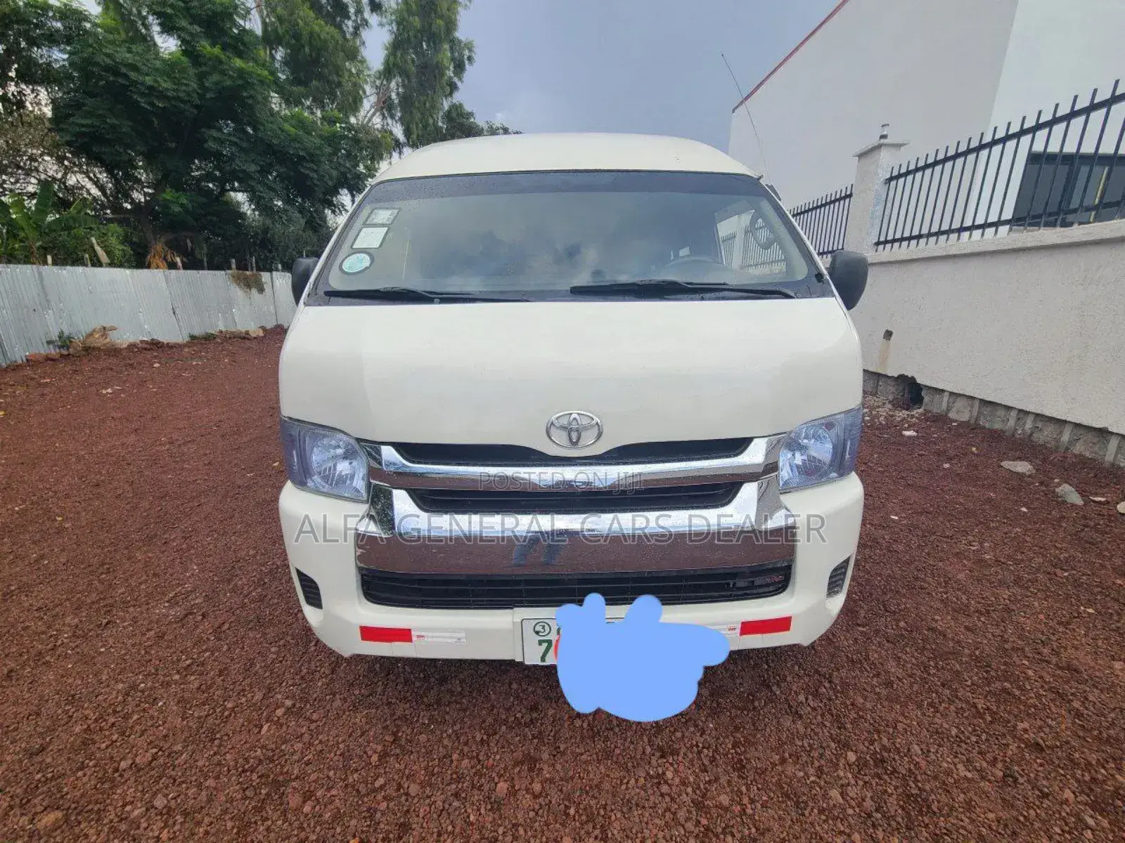Toyota HiAce 2017 White