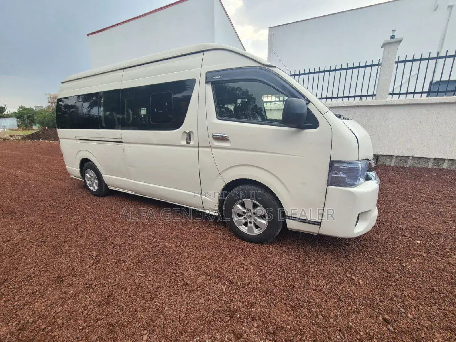Toyota HiAce 2017 White