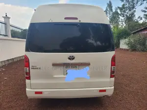 Toyota HiAce 2017 White