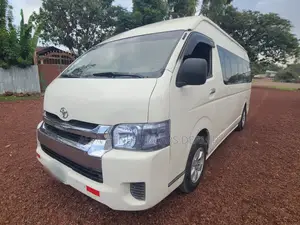 Toyota HiAce 2017 White