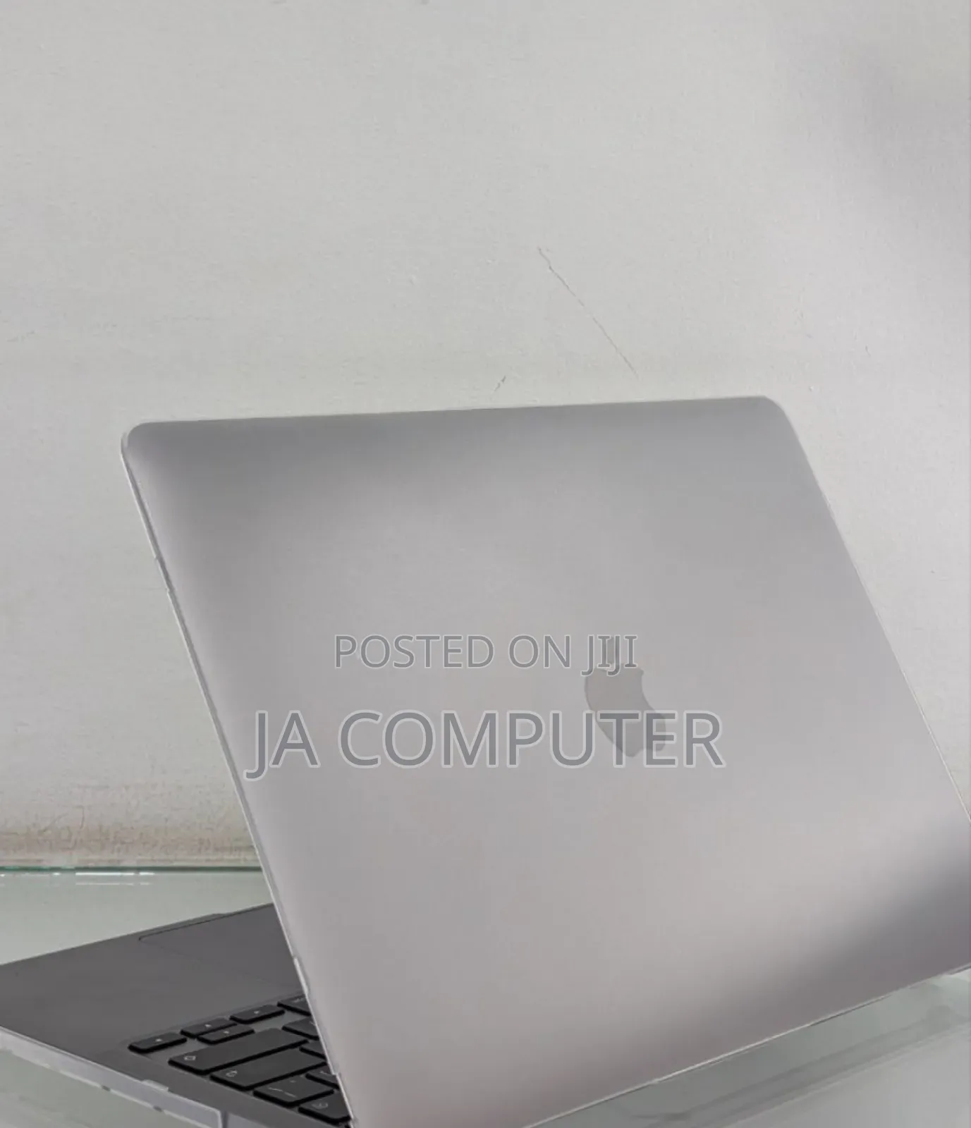 New Laptop Apple MacBook Pro M1 8GB Apple M1 Pro SSD 256GB