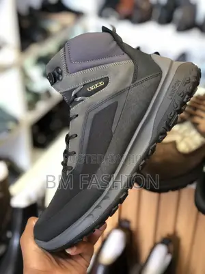 Photo - High Quality Light Weight Waterproof Shoes