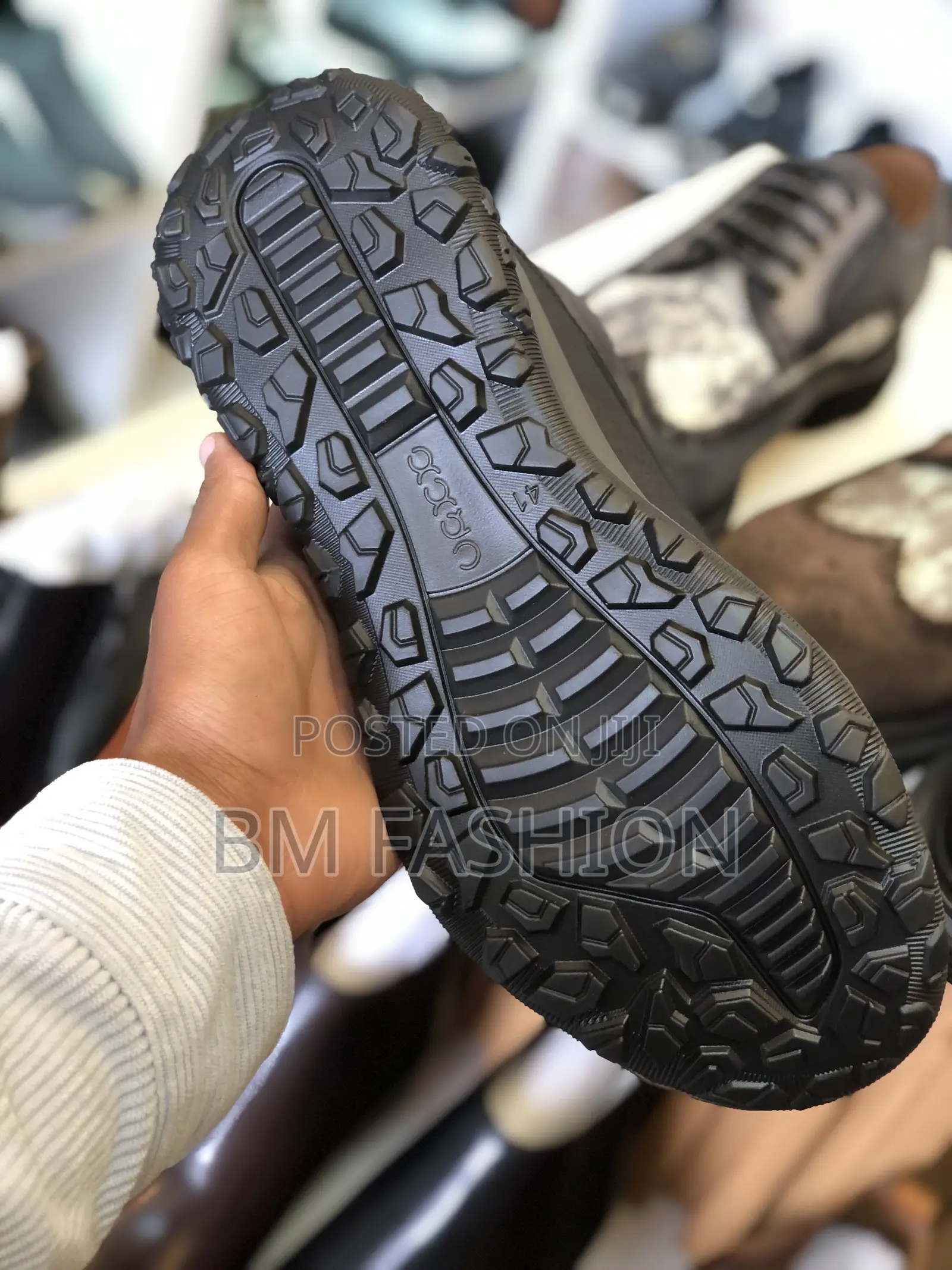 High Quality Light Weight Waterproof Shoes