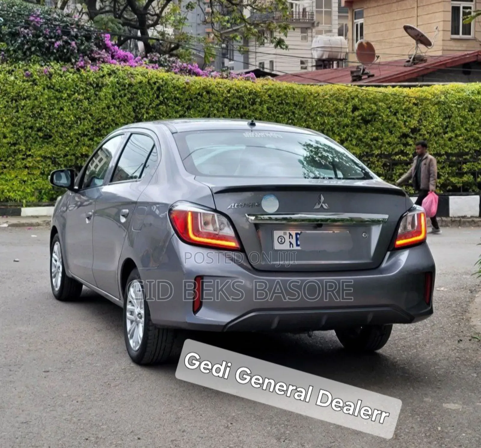 Mitsubishi Attrage 2022 Gray