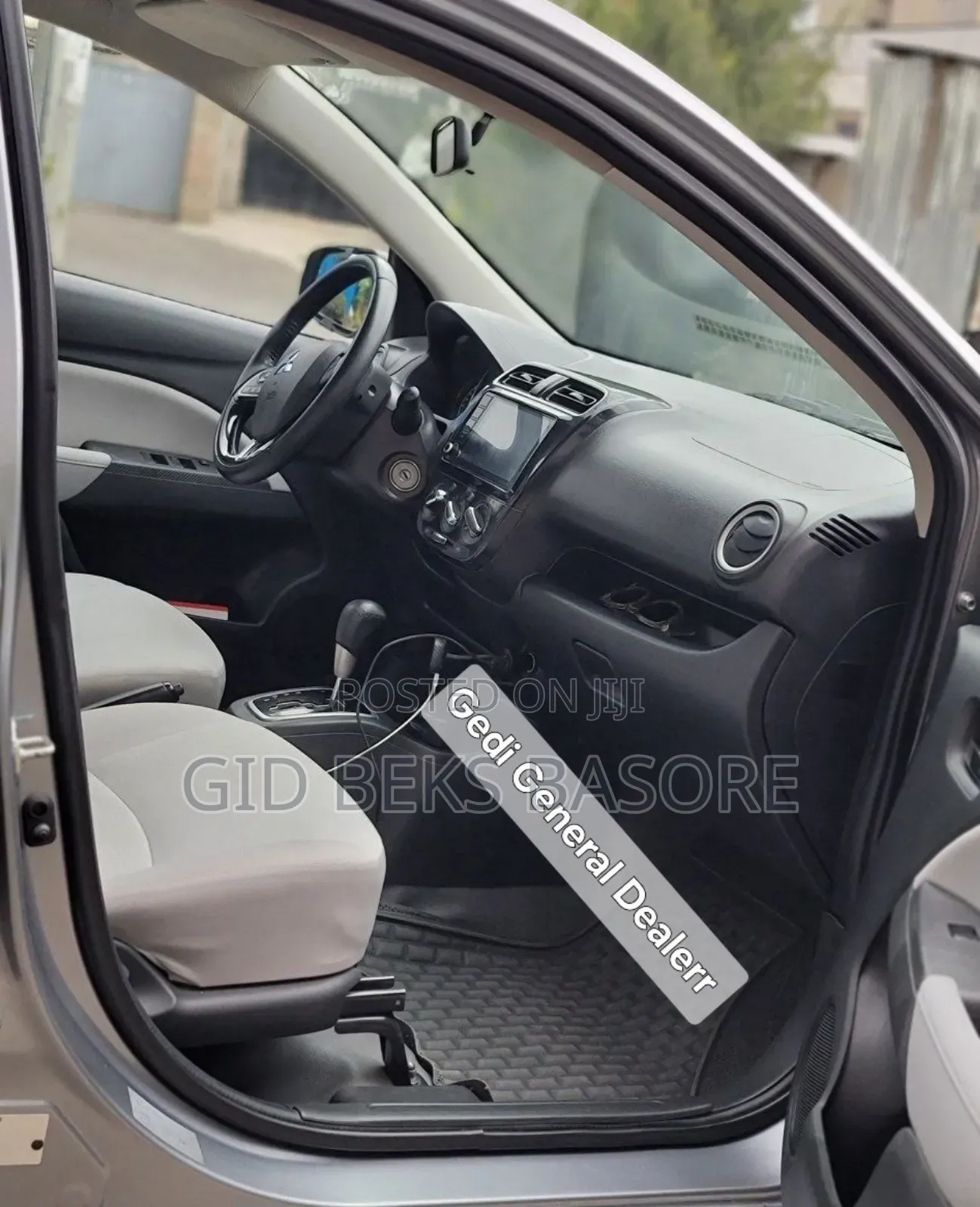 Mitsubishi Attrage 2022 Gray