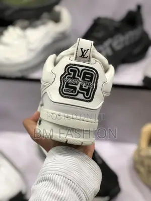 New Arrival Lv Stake Trainer Silver Fashion Ankle Boots