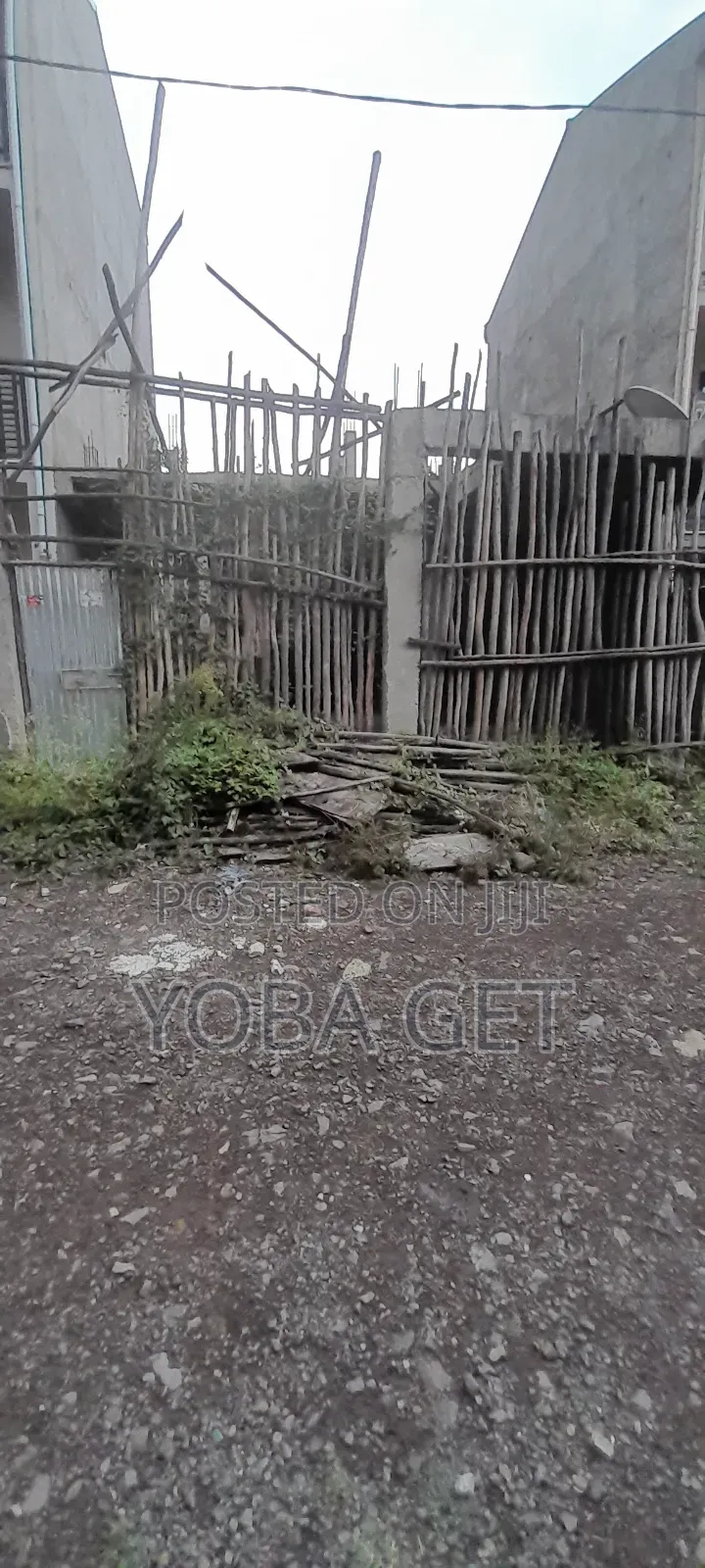 6bdrm House in Akaky Kaliti for sale