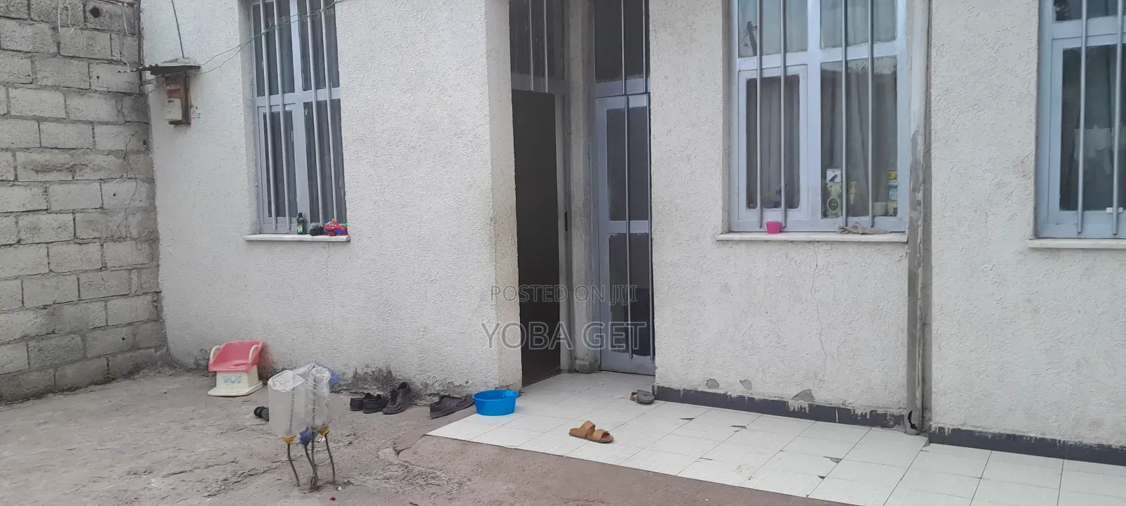 4bdrm House in Akaky Kaliti for sale
