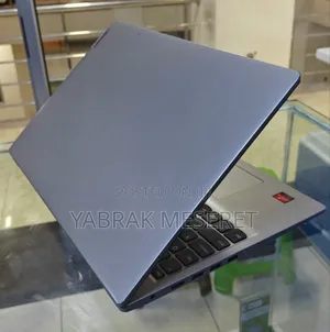New Laptop Lenovo 8GB AMD Ryzen 5 SSD 256GB