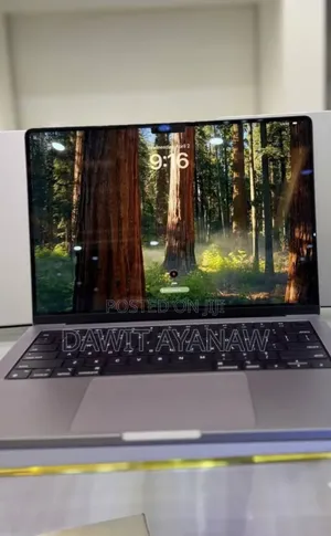 Photo - New Laptop Apple MacBook Pro 2021 M1 16GB Apple M1 SSD 512GB