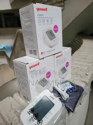 Photo - Digital Blood Pressure Monitor尟وaccommodate Large Arm Sizes/