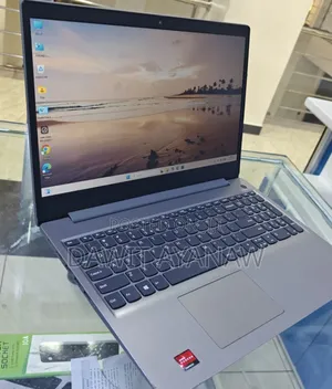 New Laptop Lenovo 8GB AMD Ryzen 5 SSD 256GB