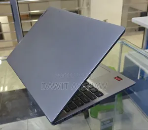 New Laptop Lenovo 8GB AMD Ryzen 5 SSD 256GB