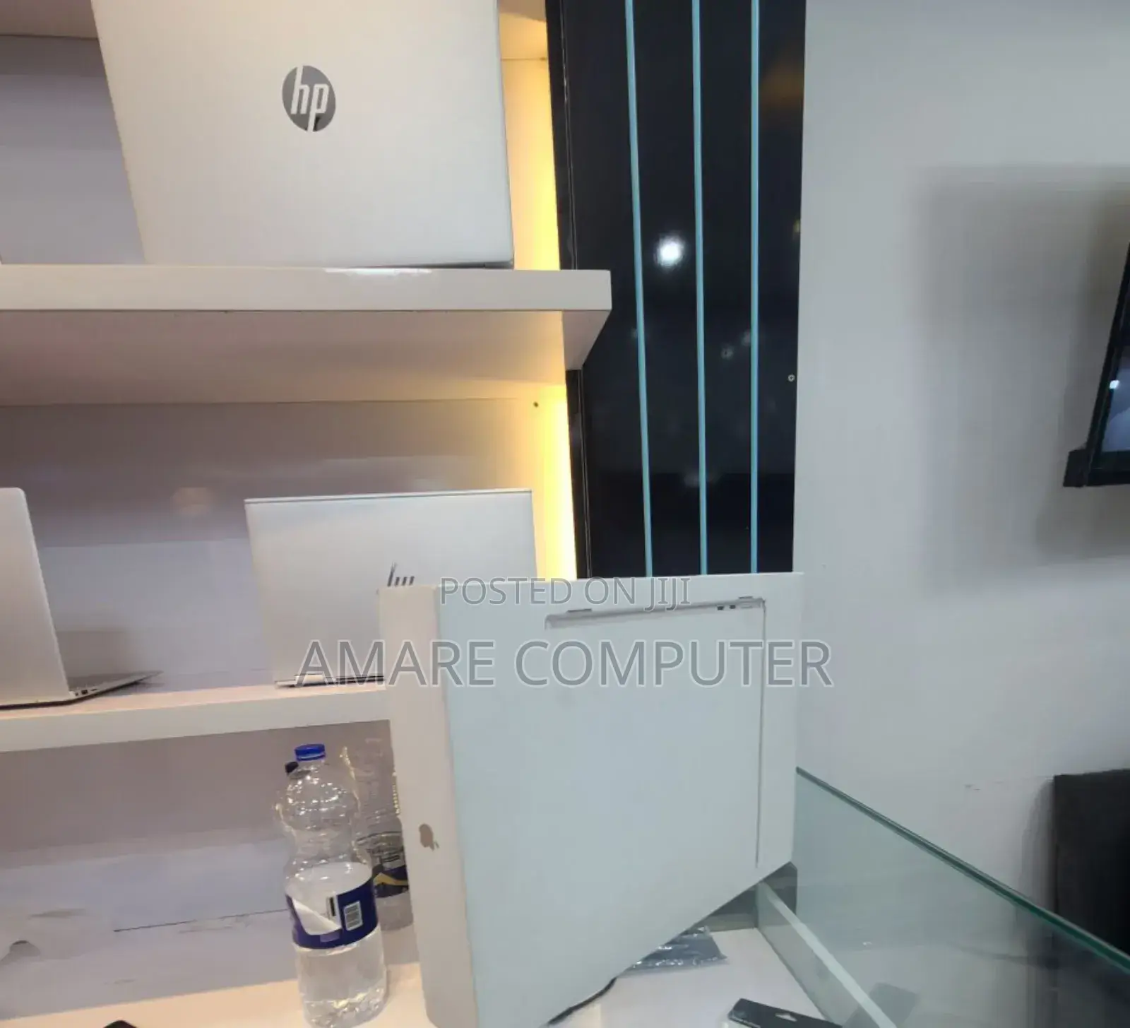 New Laptop Apple MacBook Air 2025 M4 13-Inch 16GB Apple M4 SSD 256GB